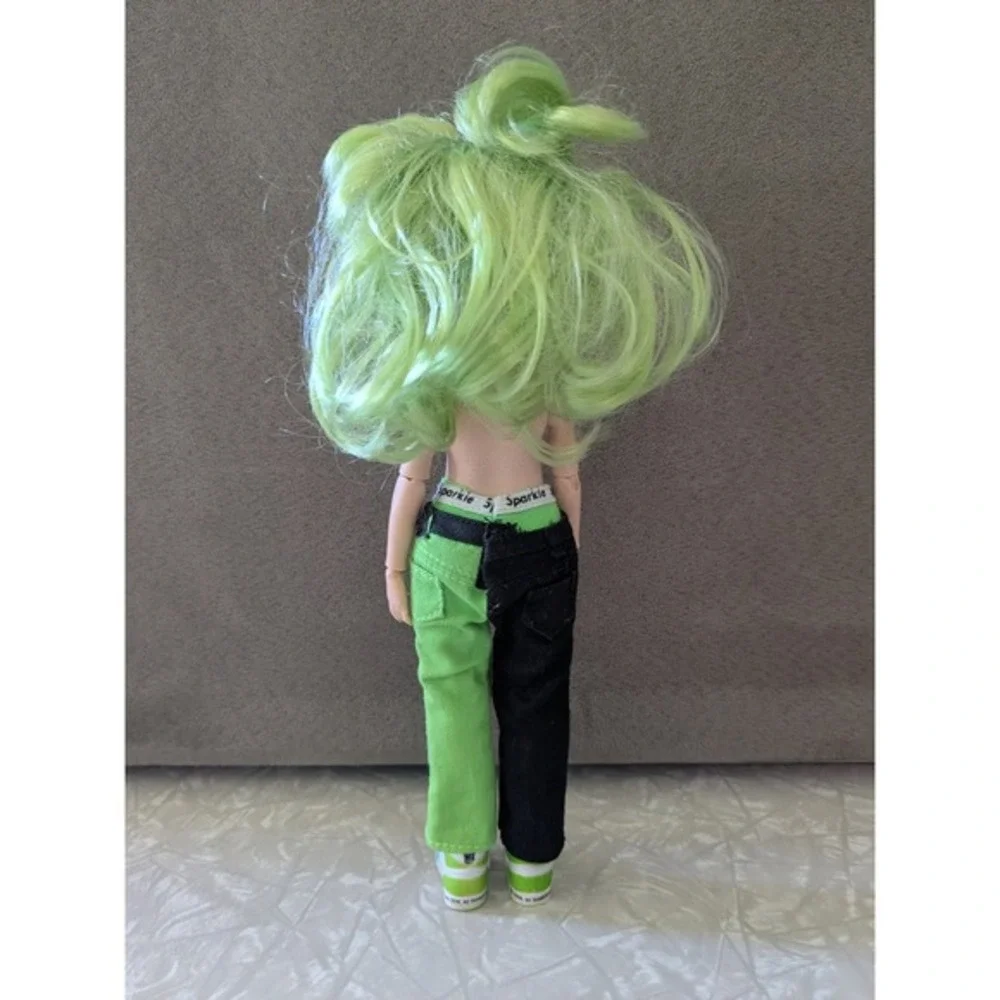 Rainbow High Jade Hunter Series 1 Green‎ Hair Fashion Doll